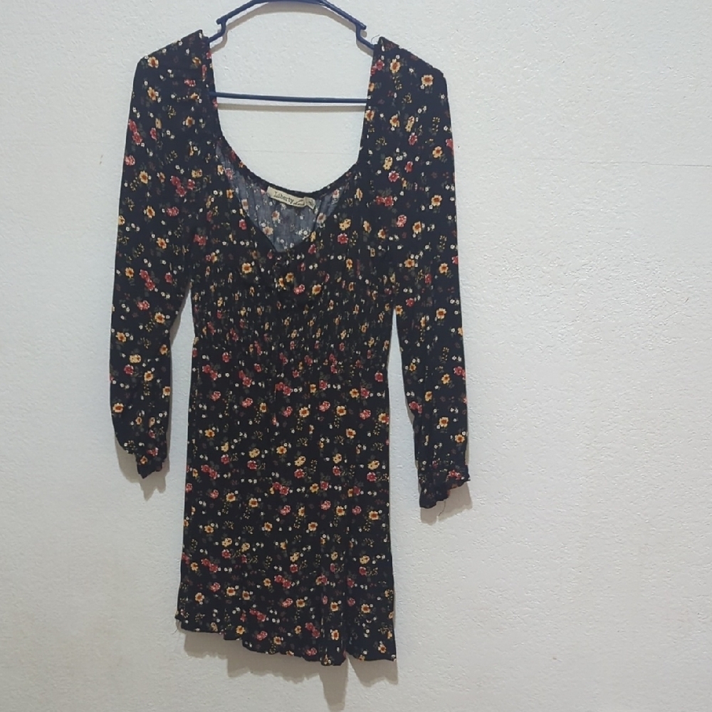 Liberty Love Black Floral Ruched Baby Doll Short Dress Women's Size Large.🌟